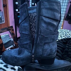 Stylish Gray Heeled Boots